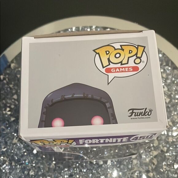 Funko Pop! Games Fortnite 459 Raven Vinyl Figure collectible toy - Picture 3 of 8